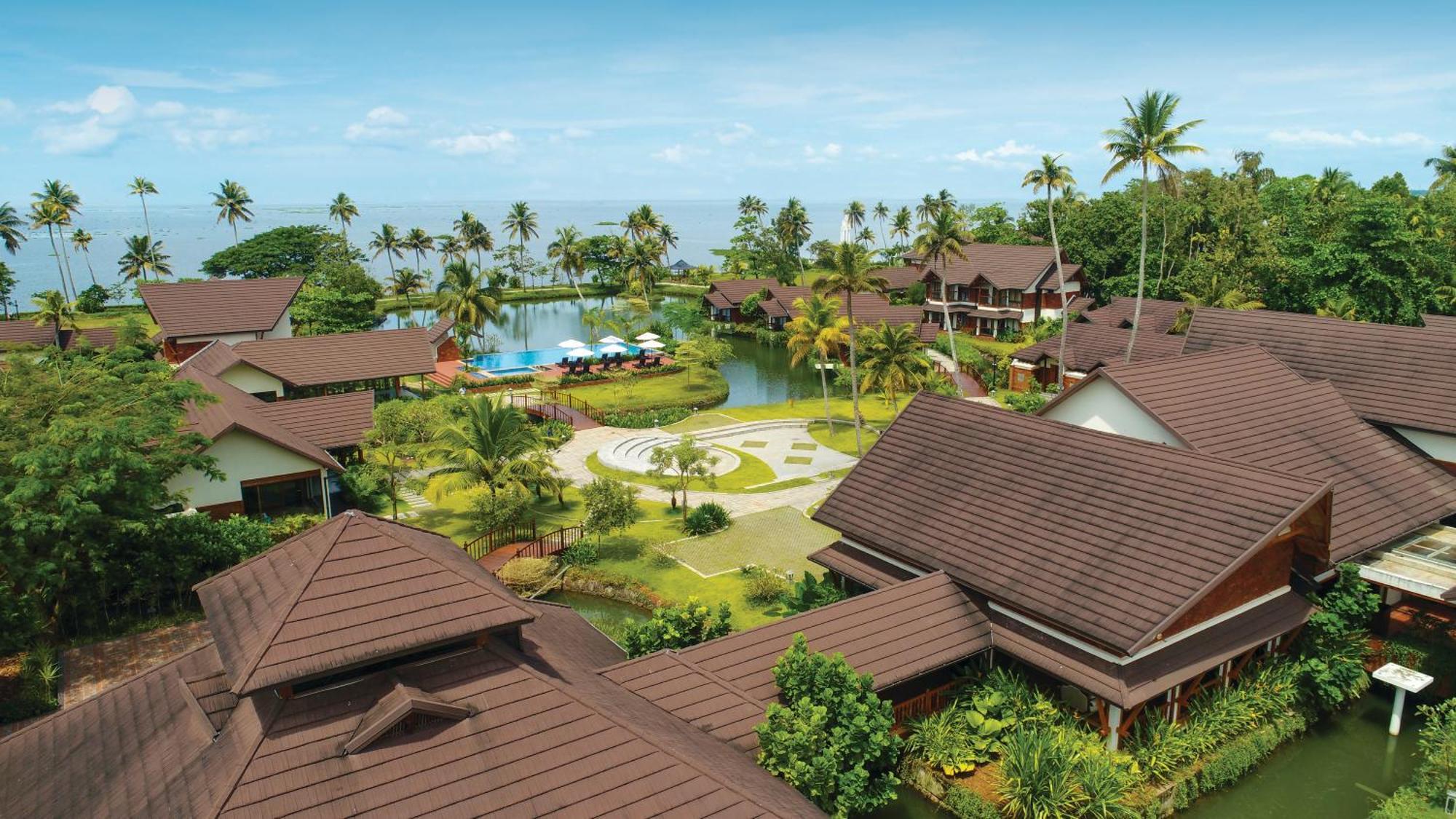 Gokulam Grand Resort & Spa, Kumarakom Exterior photo